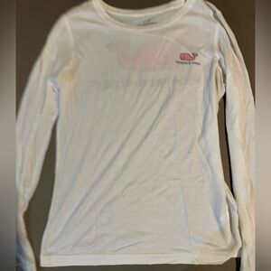 Vineyard vines long sleeve lightweight t-shirt. Women’s size Small.